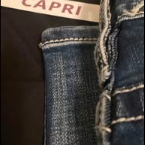 Vigoss Blue Jeans with Intricate White Stitching - Picture 7 of 7